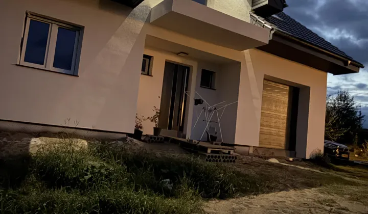 dom wolnostojący, 4 pokoje Żółte