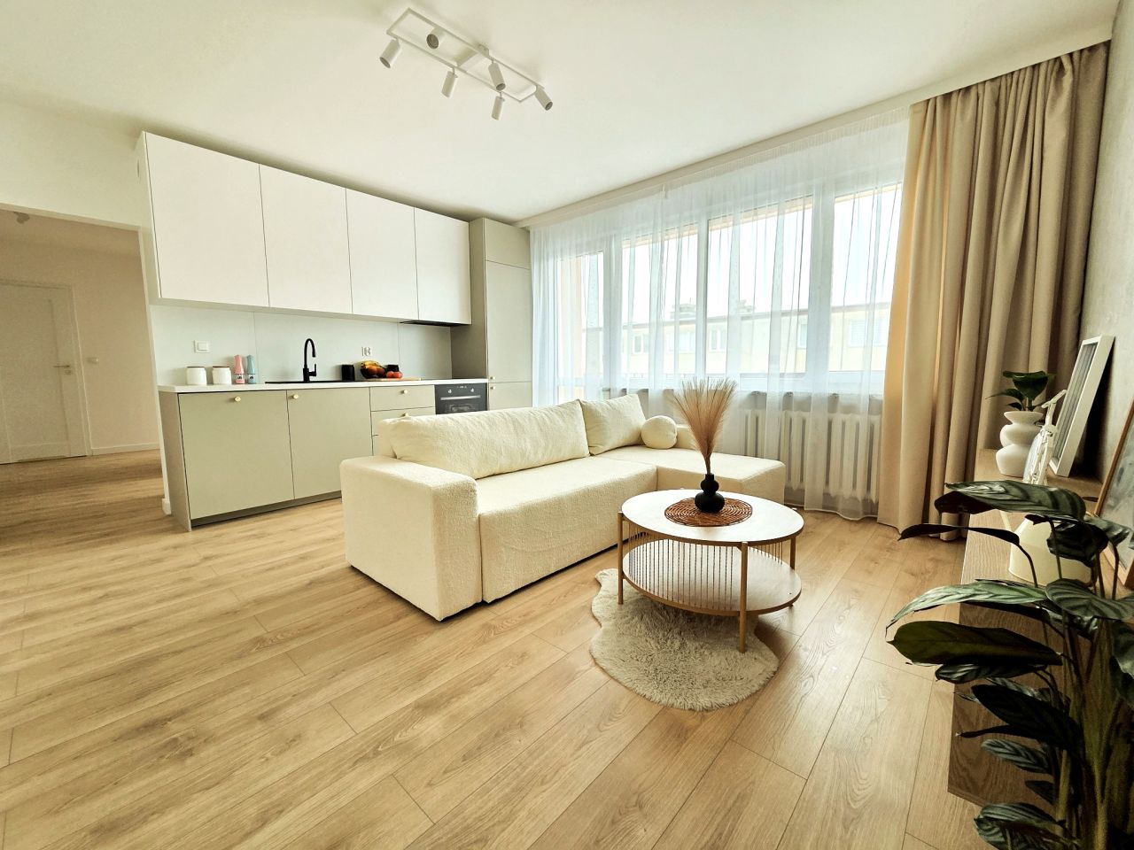 Mieszkanie 3-pokojowe Przemyśl Kmiecie, ul. Henryka Wieniawskiego. Zdjęcie 2