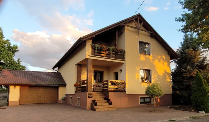 dom wolnostojący, 5 pokoi Kobylice, ul. Szkolna