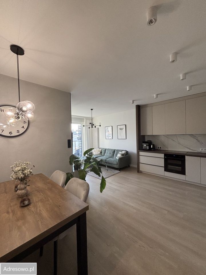 Mieszkanie 3-pokojowe Pabianice. Zdjęcie 4