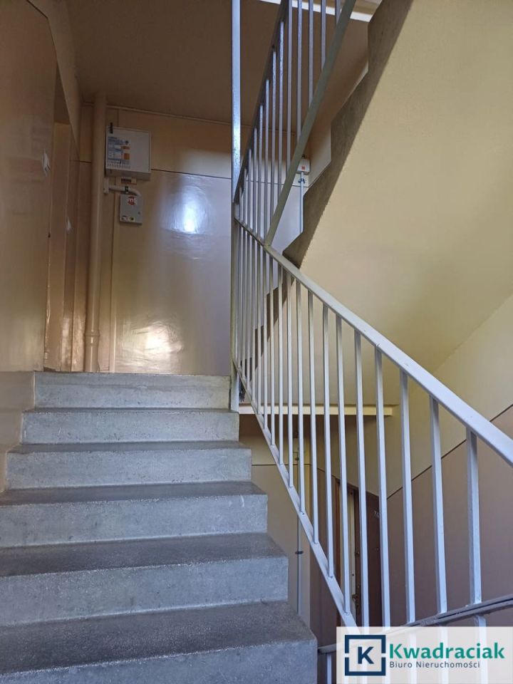 Mieszkanie 3-pokojowe Krosno Guzikówka, ul. Stefana Kisielewskiego. Zdjęcie 14