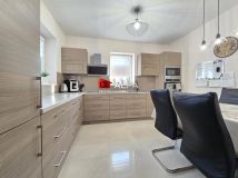 dom wolnostojący, 4 pokoje Żarów, ul. Kasztanowa. Zdjęcie 1