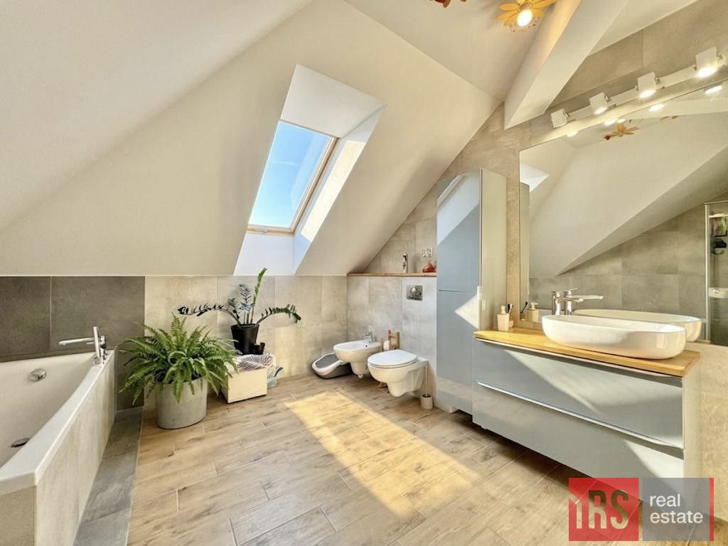 dom wolnostojący, 10 pokoi Dychów. Zdjęcie 12