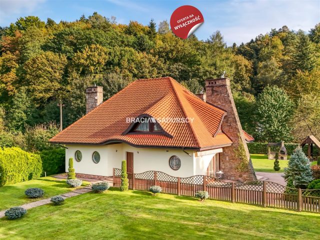 dom wolnostojący, 5 pokoi Myślenice Zarabie, ul. Bukowa. Zdjęcie 1