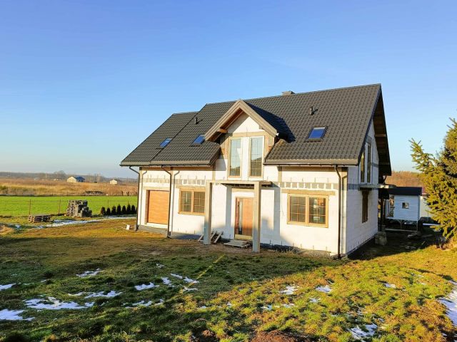 dom wolnostojący, 6 pokoi Adamowice, ul. Spokojna. Zdjęcie 1