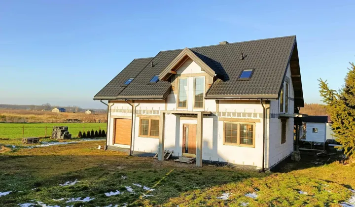 dom wolnostojący, 6 pokoi Adamowice, ul. Spokojna