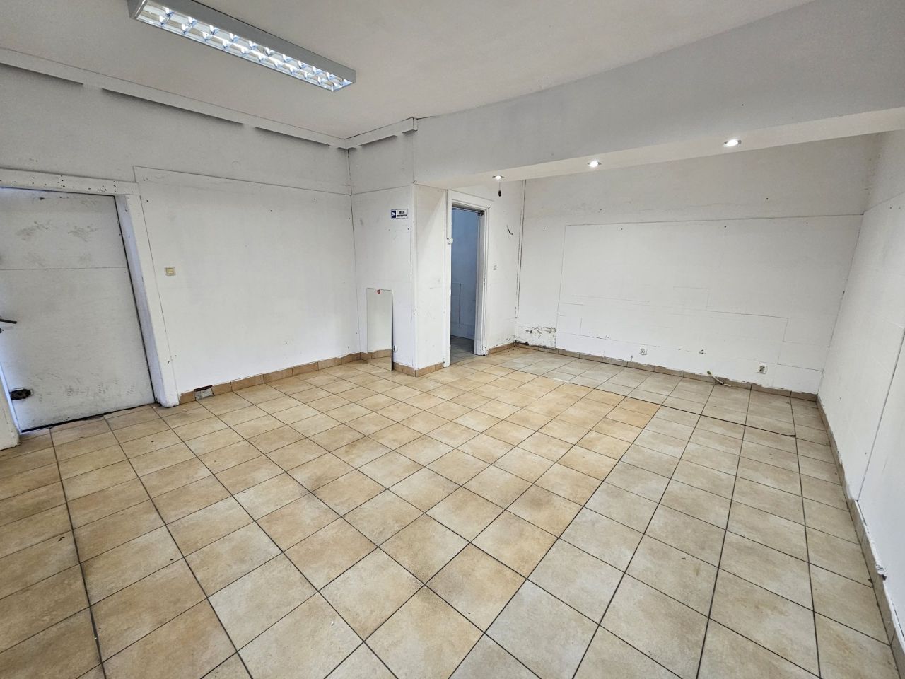Lokal Rzeszów Śródmieście, pl. Wolności. Zdjęcie 2