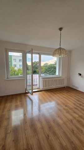 Mieszkanie 3-pokojowe Głogów Kopernik, ul. Andromedy. Zdjęcie 1