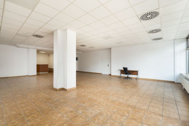 Lokal Warszawa Praga-Południe, al. Stanów Zjednoczonych. Zdjęcie 6