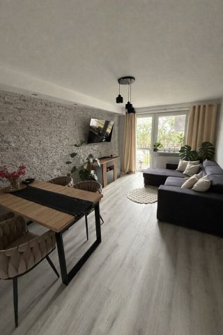 Mieszkanie 3-pokojowe Kurowo. Zdjęcie 1