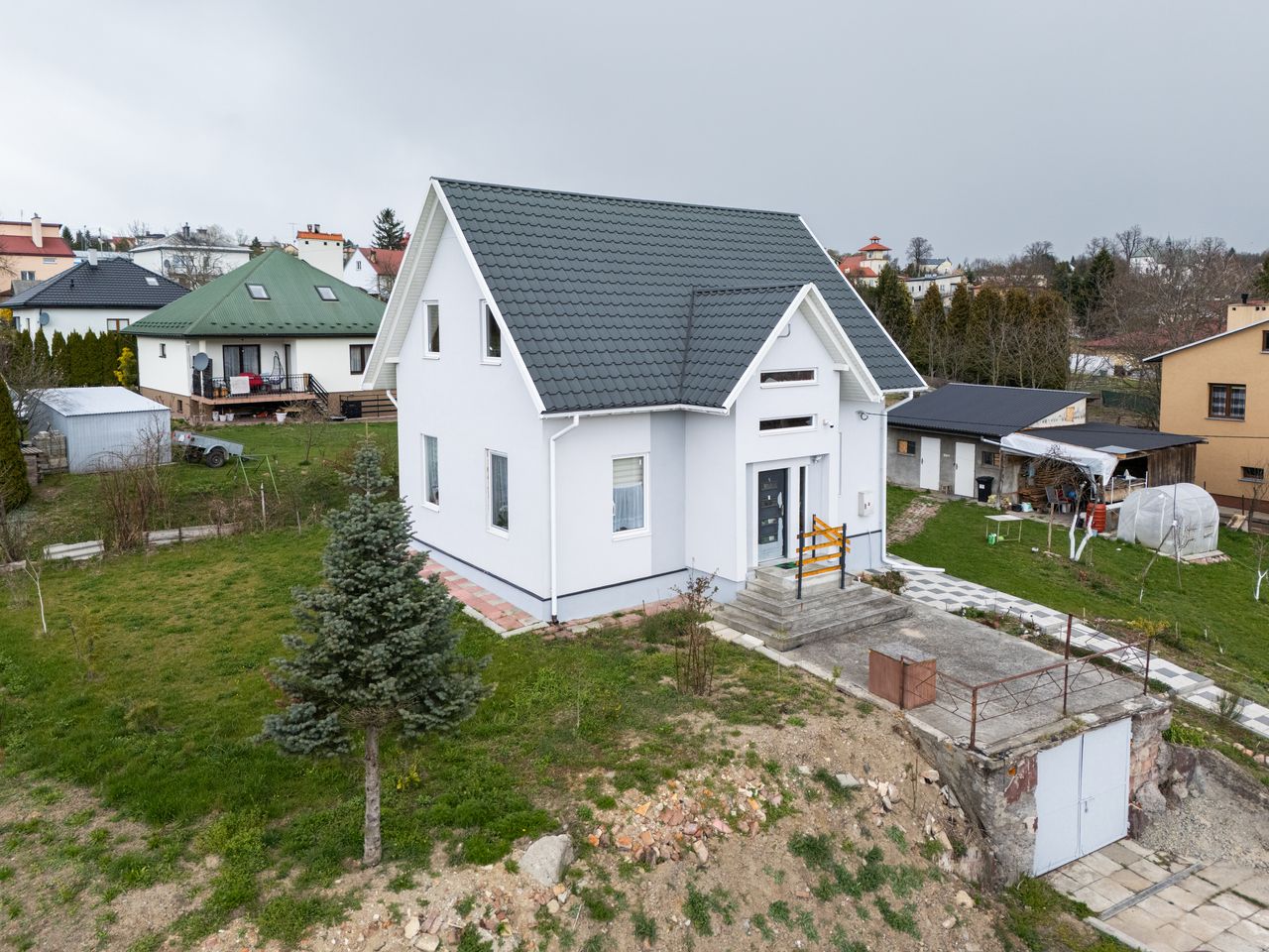 dom wolnostojący, 5 pokoi Pruchnik, ul. Sportowa