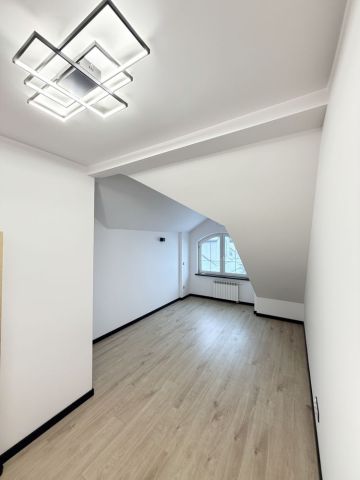 Biuro Raczki, pl. Plac Kościuszki. Zdjęcie 1