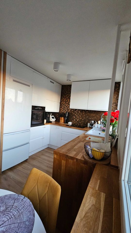 Mieszkanie 3-pokojowe Legnica. Zdjęcie 3