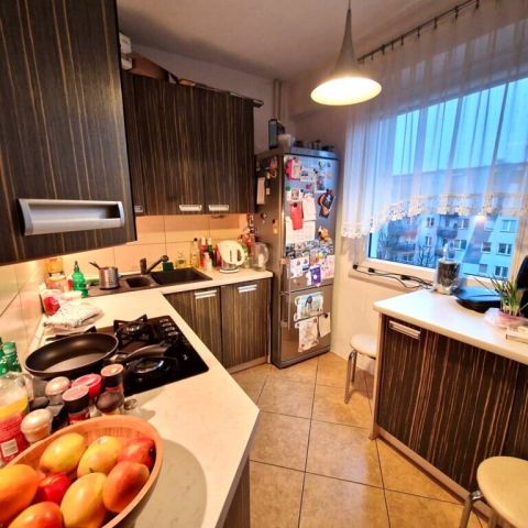 Mieszkanie 3-pokojowe Bełchatów. Zdjęcie 4