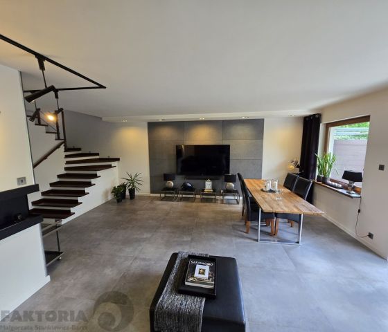 dom szeregowy, 5 pokoi Mierzyn. Zdjęcie 18