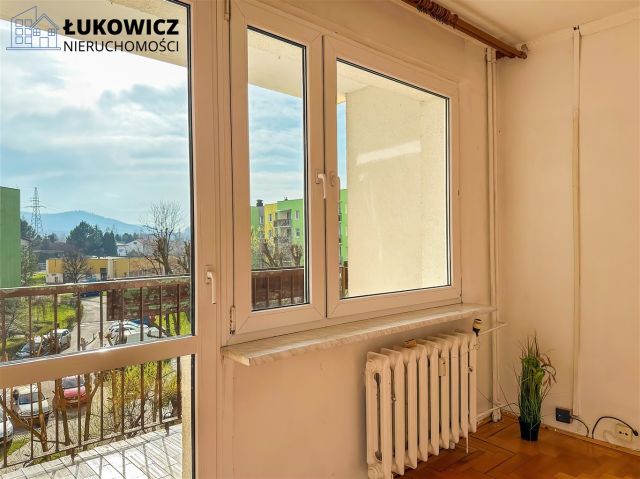 Mieszkanie 3-pokojowe Bielsko-Biała Osiedle Karpackie. Zdjęcie 2