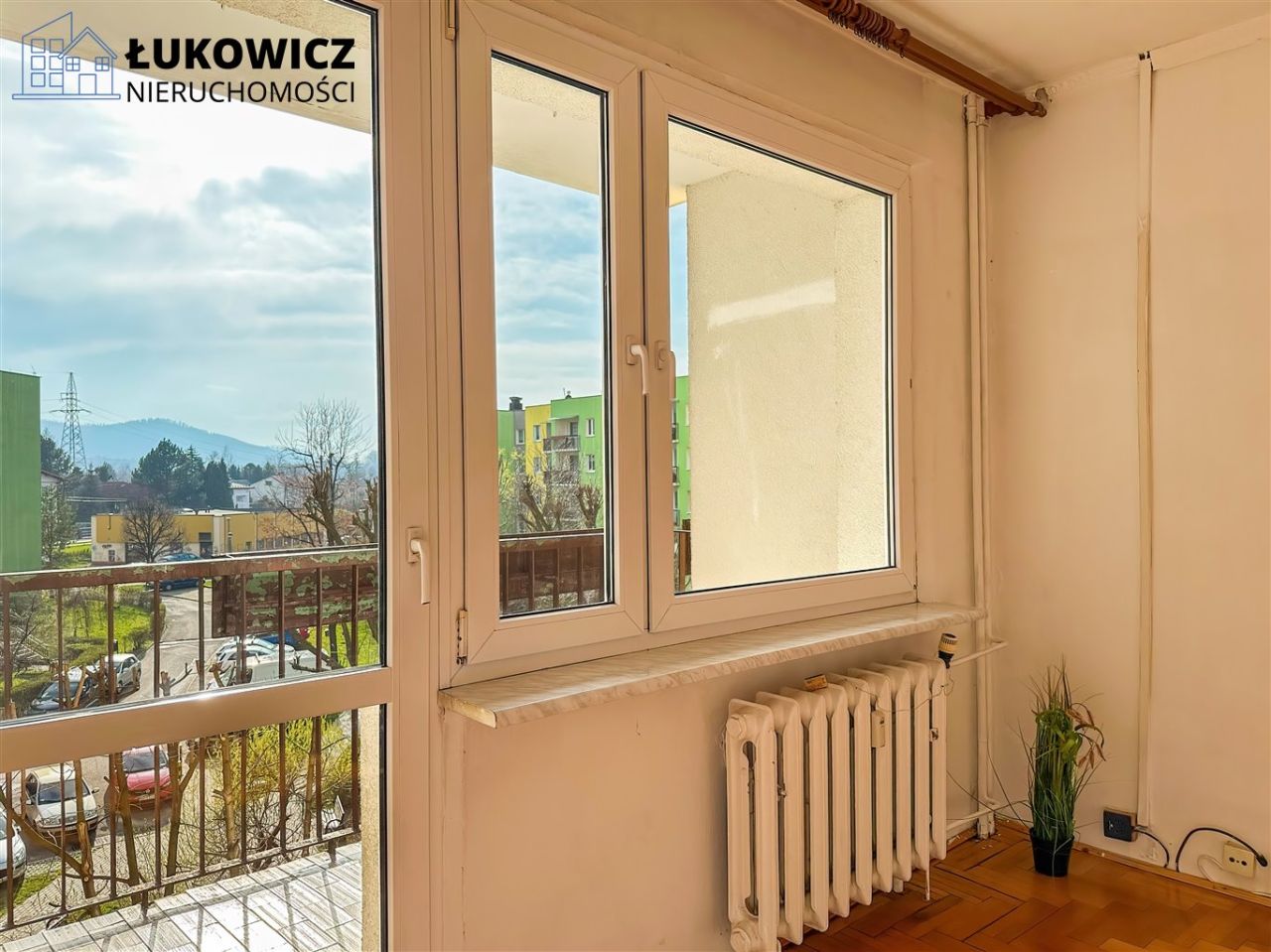 Mieszkanie 3-pokojowe Bielsko-Biała Osiedle Karpackie. Zdjęcie 2