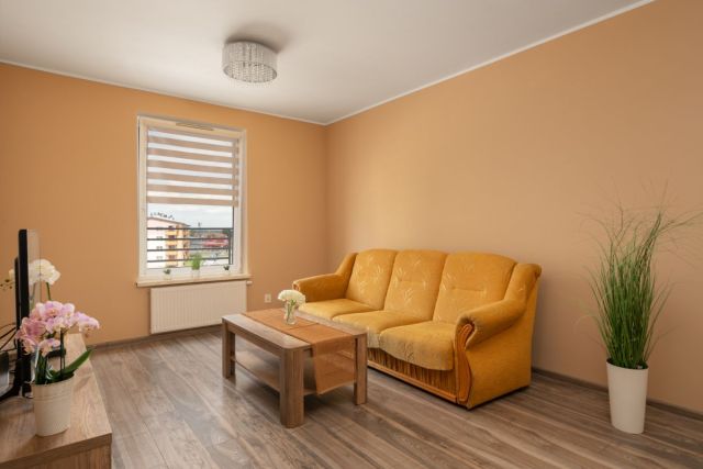 Mieszkanie 4-pokojowe Oława, ul. Jarosława Iwaszkiewicza. Zdjęcie 3