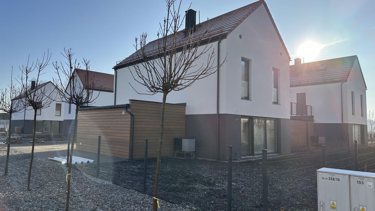 dom wolnostojący, 5 pokoi Tyniec Mały, ul. Brzoskwiniowa. Zdjęcie 4