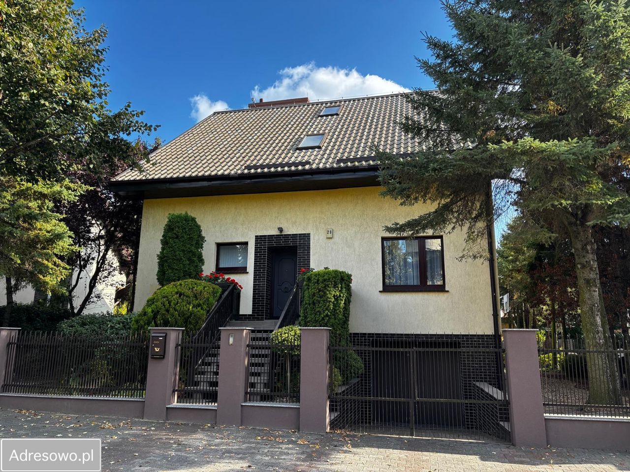 dom wolnostojący, 5 pokoi Jarocin, ul. Stanisława Karwowskiego. Zdjęcie 1