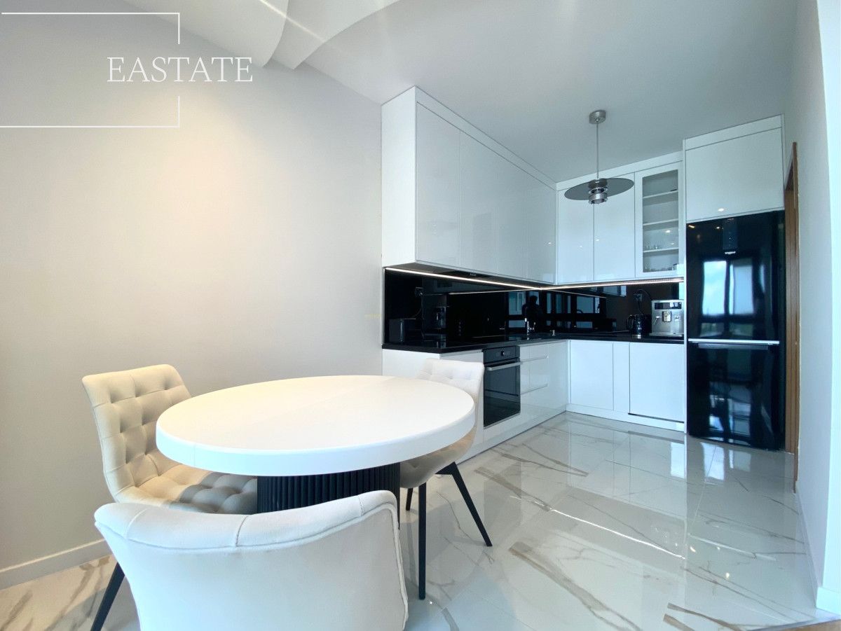 Mieszkanie 3-pokojowe Warszawa Mokotów, al. Wyścigowa. Zdjęcie 3