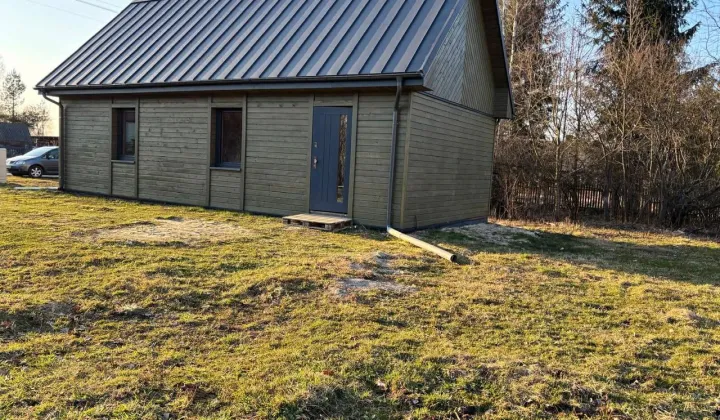 dom wolnostojący, 2 pokoje Paruchy