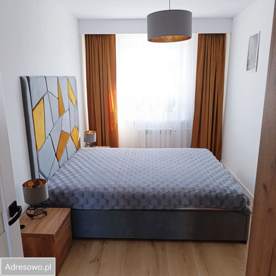 Mieszkanie 4-pokojowe Nowy Dwór Mazowiecki Osiedle Młodych, ul. gen. Leopolda Okulickiego. Zdjęcie 3