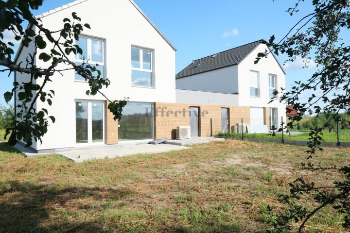 bliźniak, 5 pokoi Miękinia. Zdjęcie 3