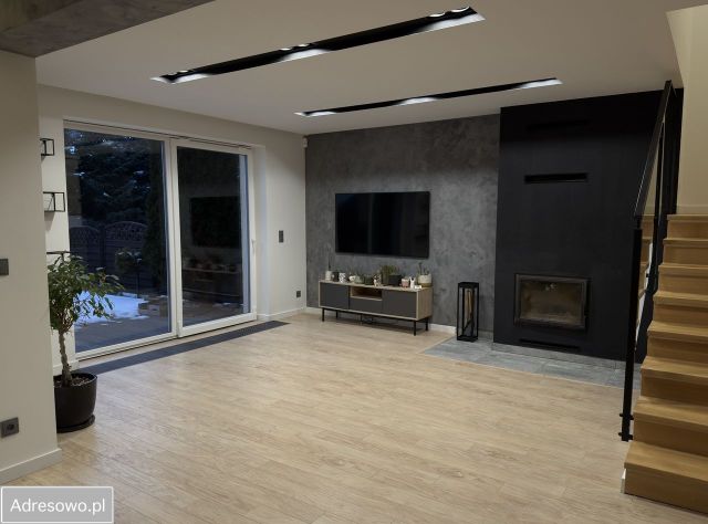 dom szeregowy, 5 pokoi Katowice Kostuchna, ul. Smugowa. Zdjęcie 1