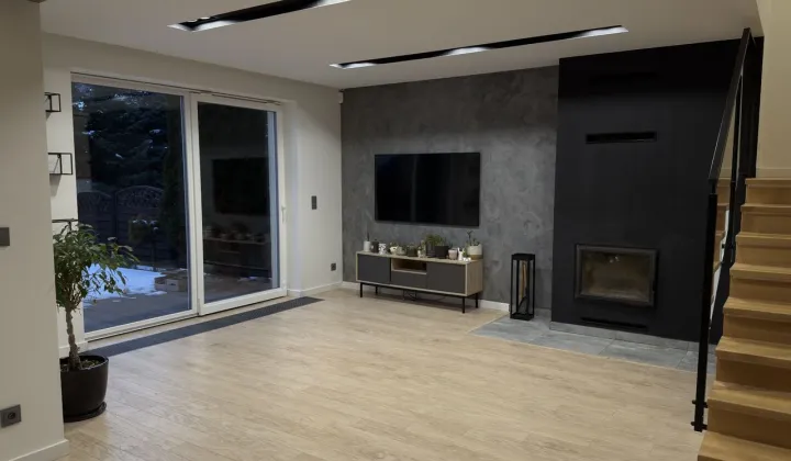 dom szeregowy, 5 pokoi Katowice Kostuchna, ul. Smugowa