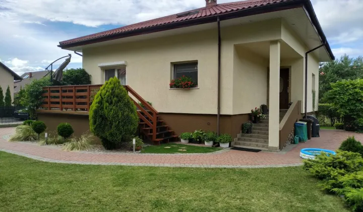 dom wolnostojący, 6 pokoi Mosty, ul. Dębowa