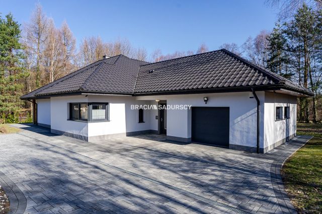 dom wolnostojący, 5 pokoi Łomna. Zdjęcie 2