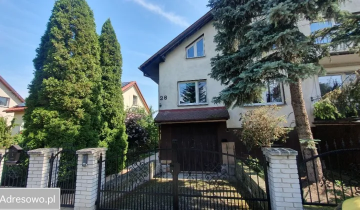 dom wolnostojący, 7 pokoi Nysa, ul. Grunwaldzka