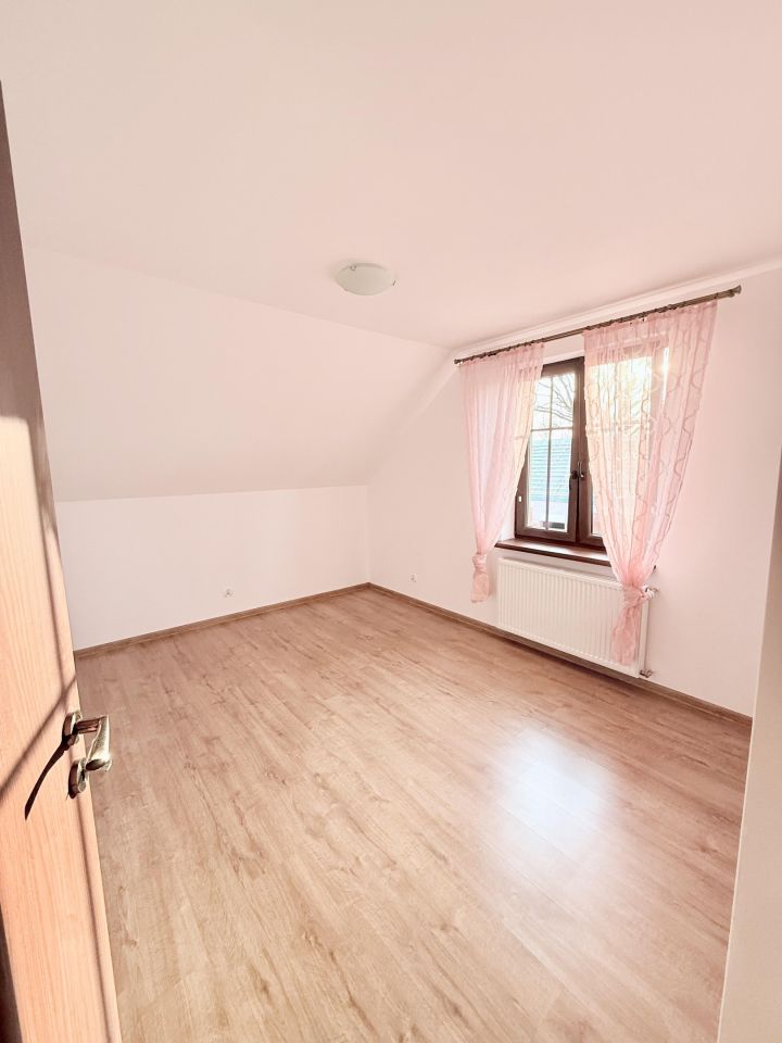 dom wolnostojący, 5 pokoi Chmielew. Zdjęcie 4