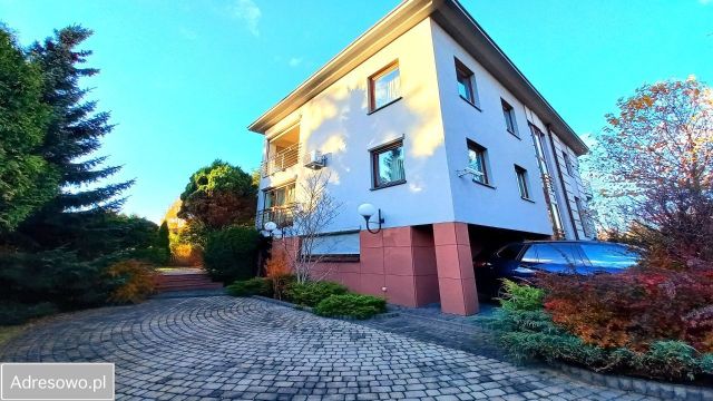 dom wolnostojący, 9 pokoi Konstancin-Jeziorna, ul. Willowa. Zdjęcie 1