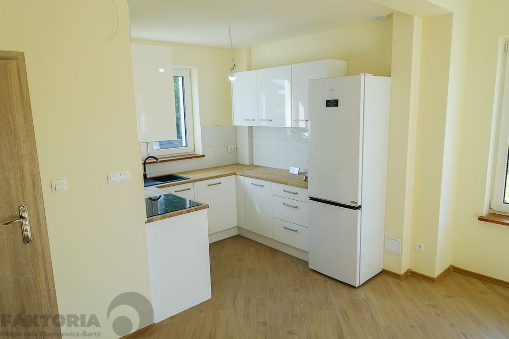 bliźniak, 5 pokoi Dobra. Zdjęcie 3