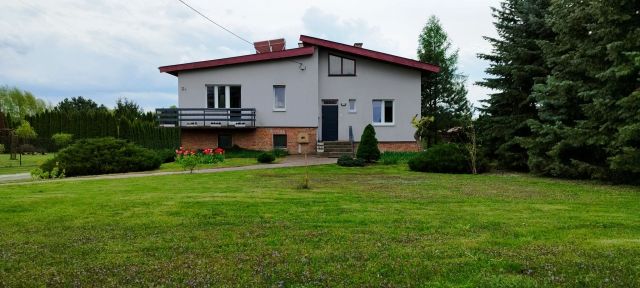 dom wolnostojący, 4 pokoje Świdnik Mały. Zdjęcie 1