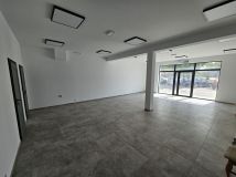 Lokal Biała Rawska, pl. Wolności. Zdjęcie 1
