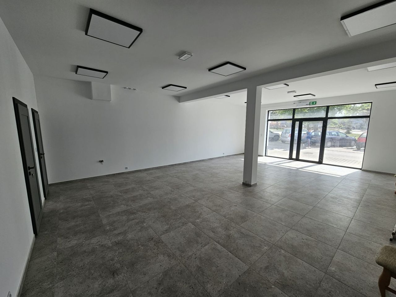 Lokal Biała Rawska, pl. Wolności. Zdjęcie 2