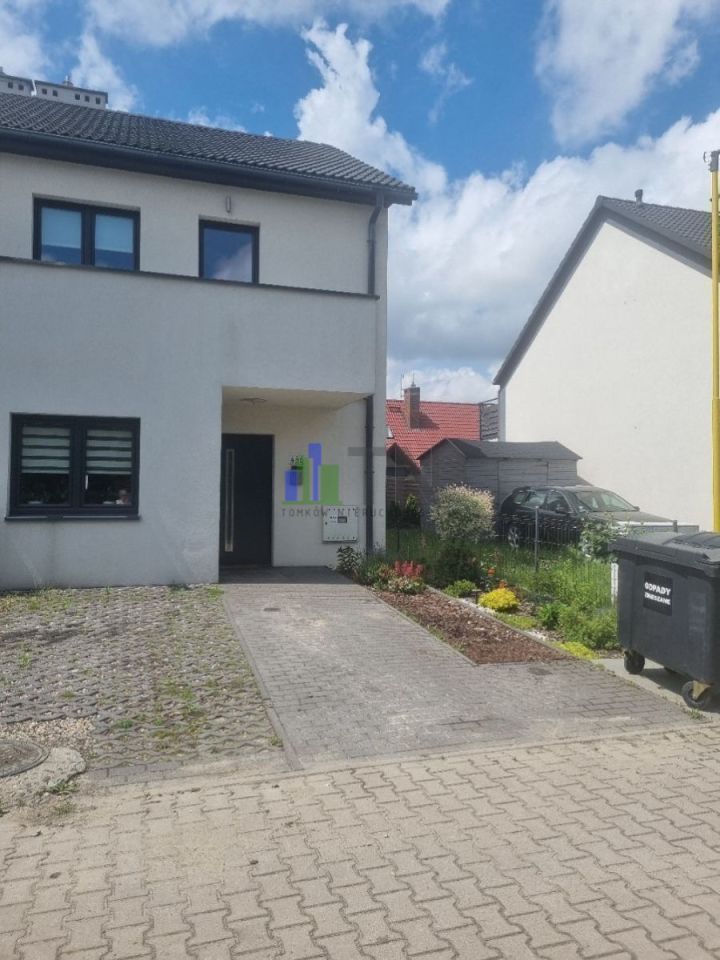 bliźniak, 4 pokoje Czernica. Zdjęcie 1