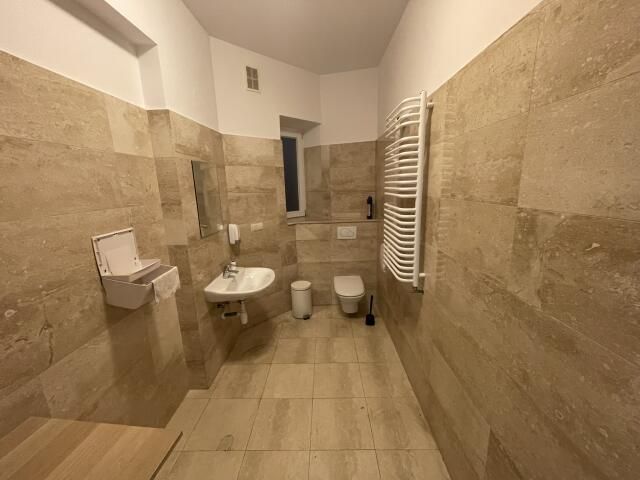 Lokal Kraków Śródmieście, ul. Karmelicka. Zdjęcie 3