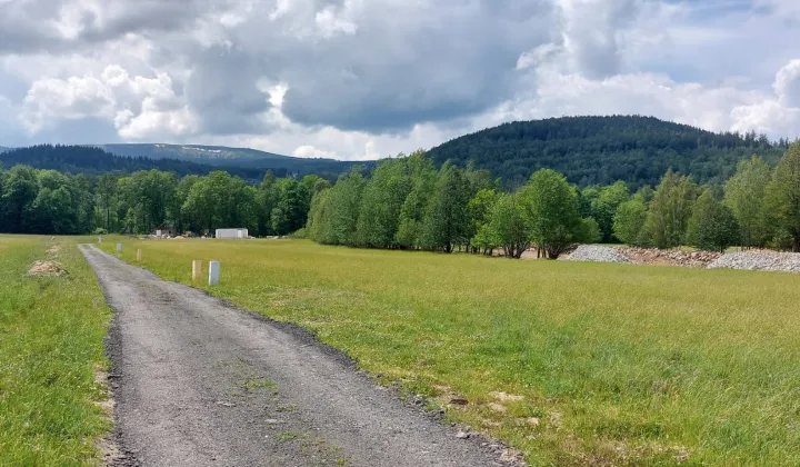 Działka budowlana Ściegny, Przy wjeździe do Karpacza
