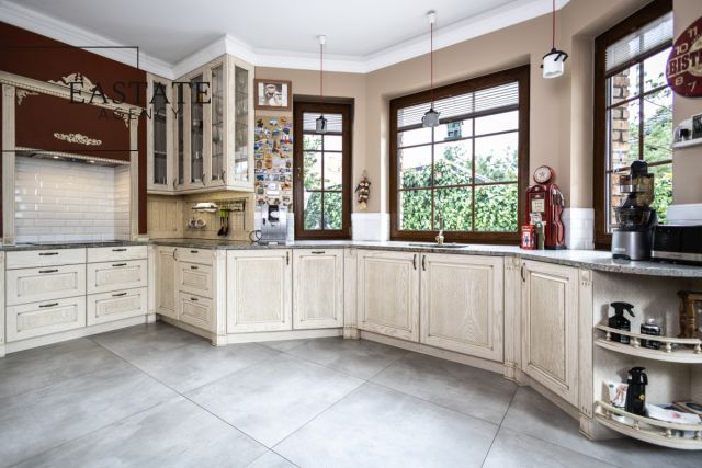 dom wolnostojący, 5 pokoi Sienno. Zdjęcie 7