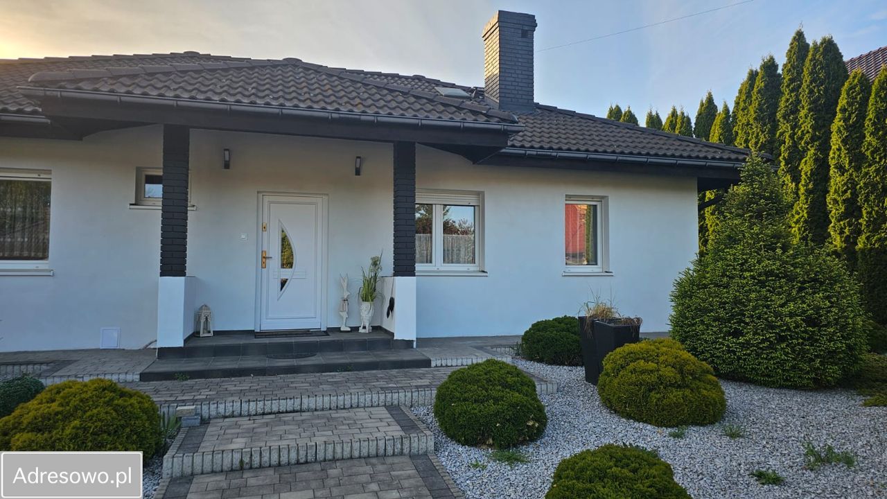 dom wolnostojący, 4 pokoje Gogołowa, ul. Cicha. Zdjęcie 3