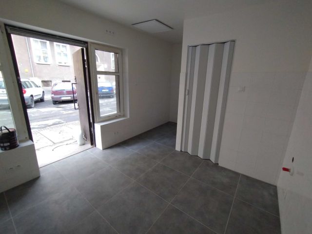 Lokal Legnica, ul. Romualda Traugutta. Zdjęcie 1