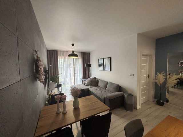 Mieszkanie 3-pokojowe Łódź Bałuty, ul. Antoniego Mackiewicza. Zdjęcie 1