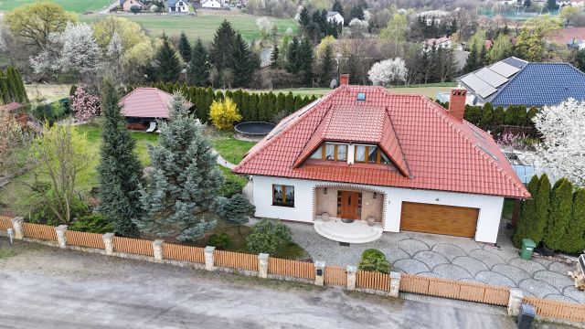 dom wolnostojący, 5 pokoi Złotoryja, ul. Orzechowa. Zdjęcie 1