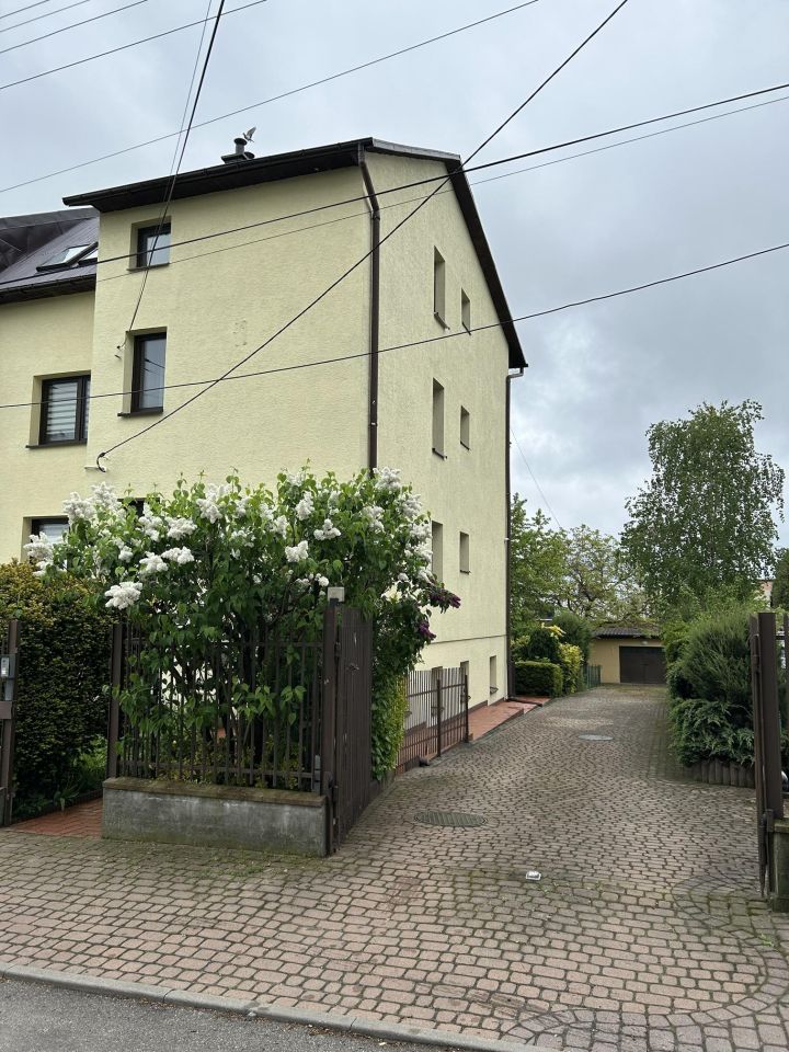 bliźniak, 8 pokoi Kielce Czarnów, ul. Hilarego Mali. Zdjęcie 2
