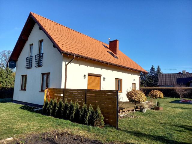 dom wolnostojący, 5 pokoi Ślesin. Zdjęcie 1