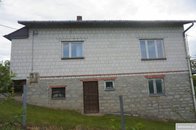 dom wolnostojący, 1 pokój Koprzywnica, ul. Miodowa. Zdjęcie 1